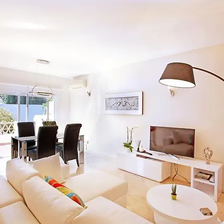 Vakantiehuis Penhouse Beside The Golf Course. Marbella