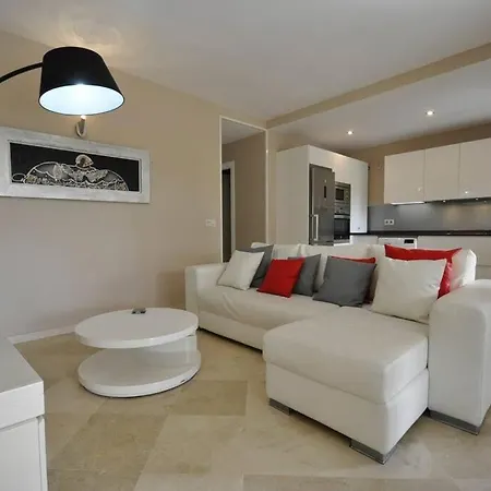 Vakantiehuis Penhouse Beside The Golf Course. Marbella